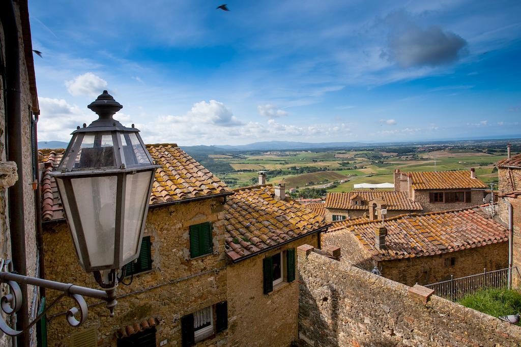 Borgo Alle Mura Casale Marittimo Exterior foto