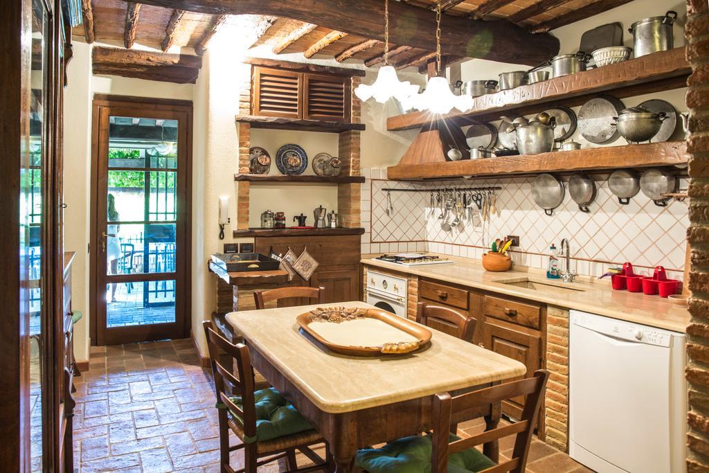 Borgo Alle Mura Casale Marittimo Exterior foto